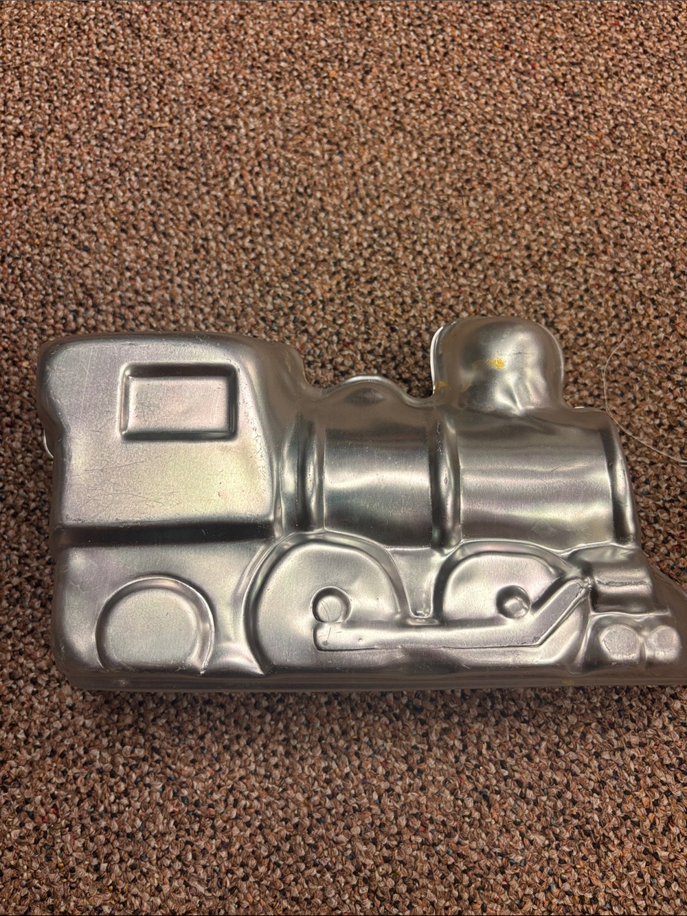 Wilton Vintage Train Cake Pan 1990’s, model 2105–2861 3-D locomotive pan